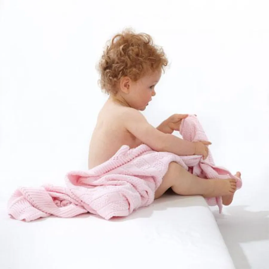 Kuschelig weiche Babystrickdecke von Alvi