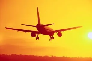 Kerosinzuschlag - 350 %ige Preisunterschiede bei deutschen Airlines Bild: Kerosinzuschlag - 350 %ige Preisunterschiede bei deutschen Airlines