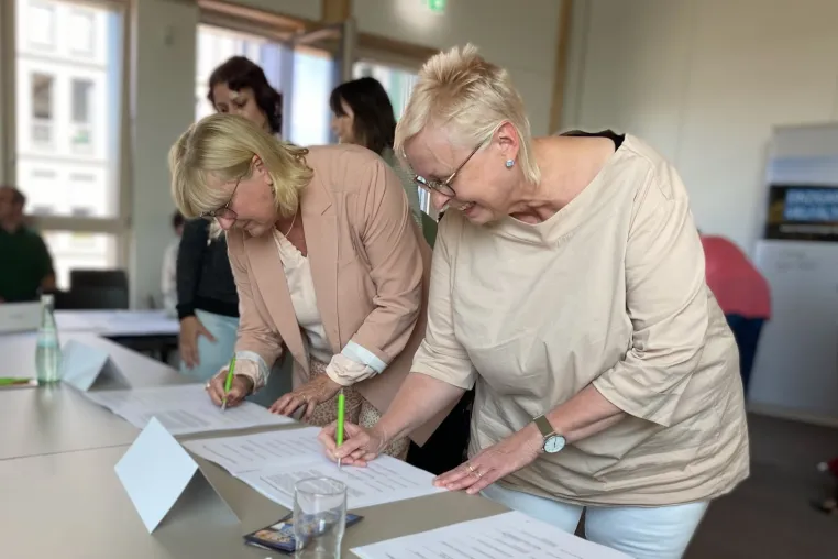 Bild: Erster Ausbildungsverbund Pflege gegründet 
