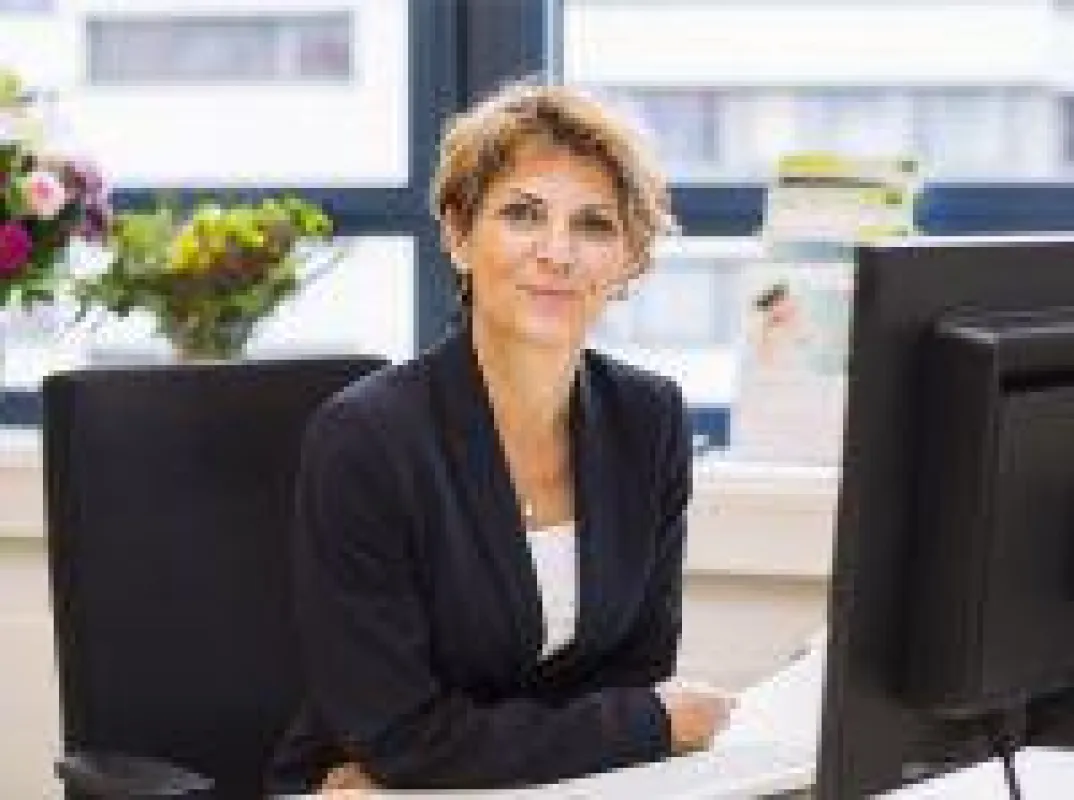 Heide Traemann an ihrem neuen Arbeitsplatz - als Kanzlerin der bbw Hochschule in Berlin