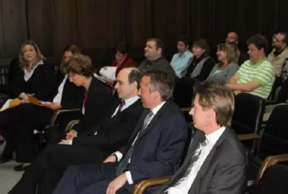 Neuer Standard in der Call-Center Führungskräfteausbildung Bild: Neuer Standard in der Call-Center Führungskräfteausbildung