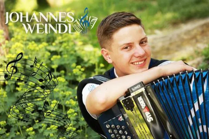 Bild: Johannes Weindl macht einen Anpfiff auf den Sommer