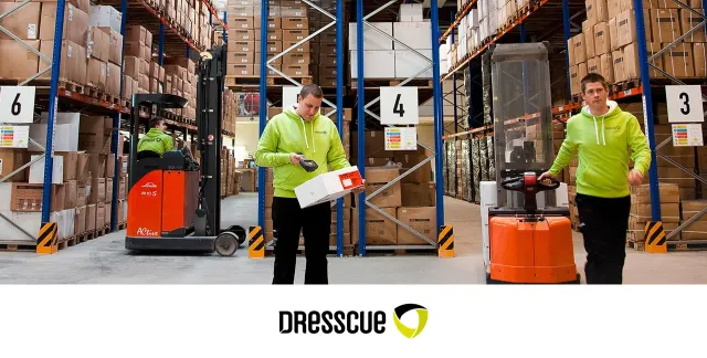 Bild: Lagerhaltung für Corporate Fashion Kollektionen in Berlin bei der DRESSCUE GmbH