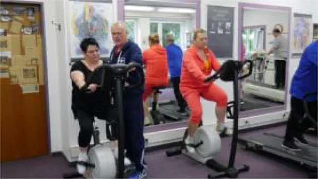 St. Josef Krankenhaus Haan Förderverein spendet Ergometer Bild: St. Josef Krankenhaus Haan Förderverein spendet Ergometer