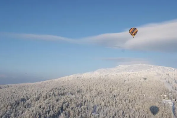Bild: Int. Arctic Balloon Adventure - Schweben über Schnee und Eis