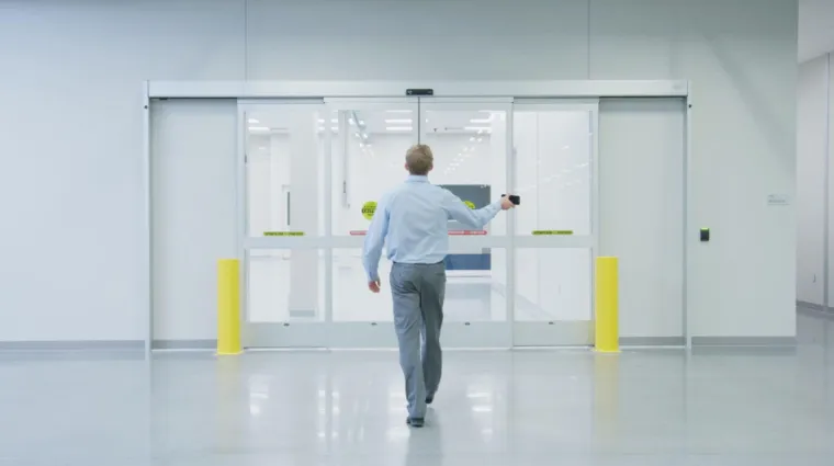 Bild: In der Zutrittskontrolle beginnt das Mobile-Access-Zeitalter