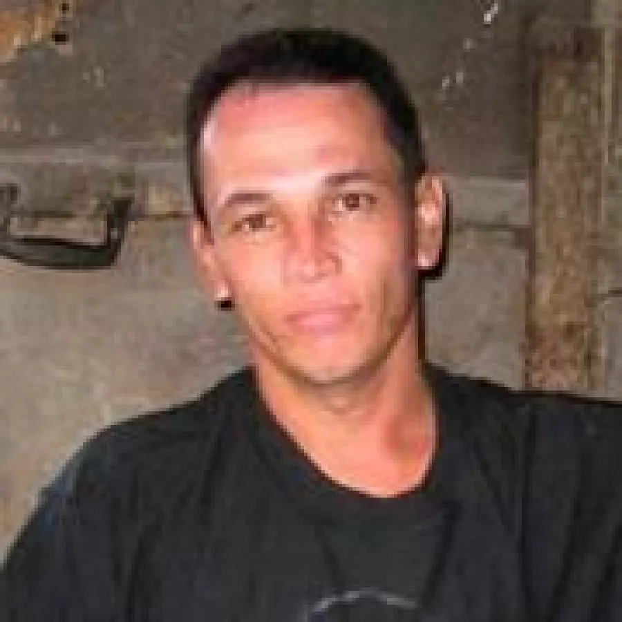 Juan Carlos Herrera Acosta (42 J.), unabhängiger kubanischer Journalist, wurde 2003 zu 20 Jahren Haft verurteilt. Bild: miscelaneasdecuba.net