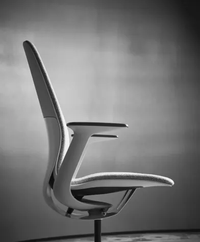 Bild: STEELCASE LAUNCHT SILQ: EINE DESIGN- UND MATERIALINNOVATION