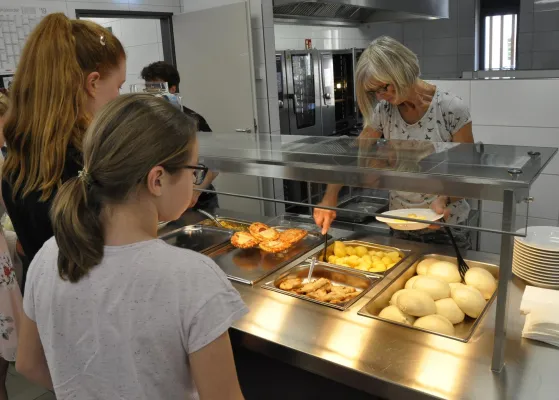 Best Case Rebional: Verpflegung an den Ursulinenschulen ist „viel mehr als nur Essen” Bild: Best Case Rebional: Verpflegung an den Ursulinenschulen ist „viel mehr als nur Essen”