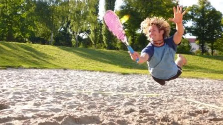 Bild: Speedminton® sorgt auch 2010 wieder für den spannendsten Rackettrend am Markt