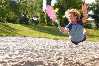 Bild: Speedminton® sorgt auch 2010 wieder für den spannendsten Rackettrend am Markt
