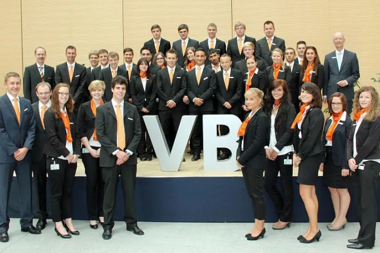 33 neue Auszubildende bei der Volksbank Mittelhessen Bild: 33 neue Auszubildende bei der Volksbank Mittelhessen