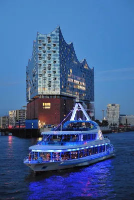 Bild: Charter your boat! Private Feiern und Events auf den Schiffen der RAINER ABICHT Elbreederei