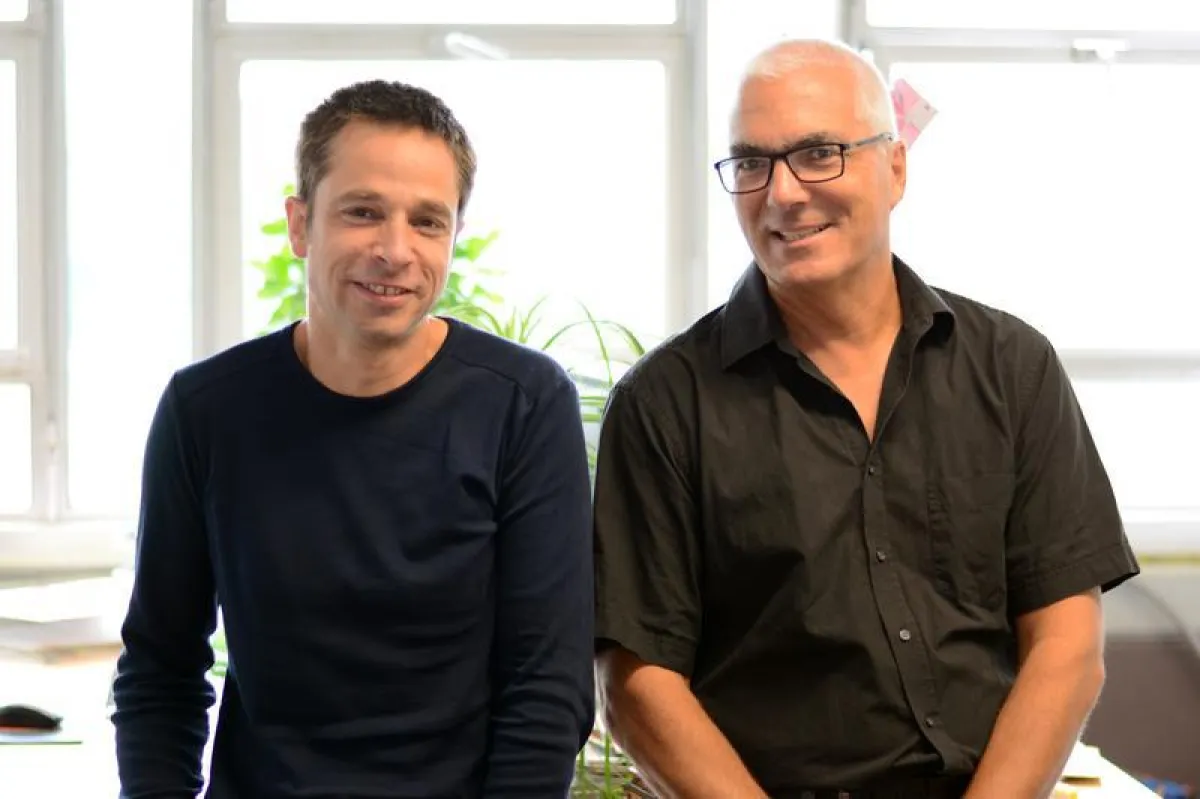 Sie organisieren die zoologische Tagung in Bielefeld (v.l.): Prof. Dr. Jacob Engelmann und Prof. Dr. Klaus Reinhold. (Foto: Universität Bielefeld)