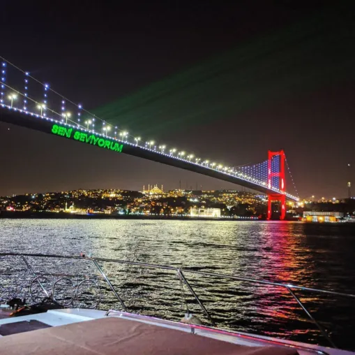 Bild: Trendstadt Istanbul-Überraschungsreise zum Geburtstag mit besonderem Geschenk.