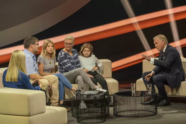 Bild: 3,1 Millionen Euro für Krebspatienten: ZDF-Quiz-Champion erstmals zugunsten der Deutschen Krebshilfe