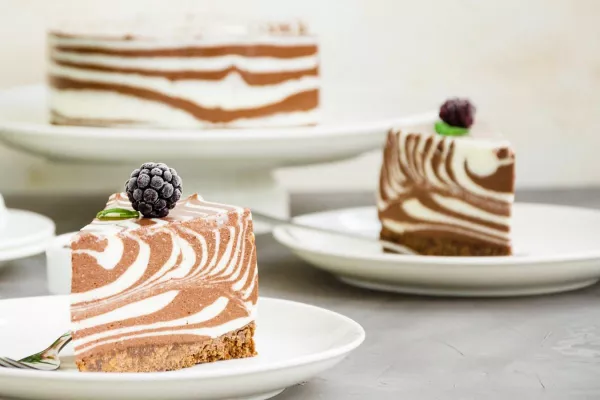 Bild: International Cheesecake Day am 30. Juli 2022 - Simply V macht's möglich: Käsekuchen wird pflanzlich-lecker