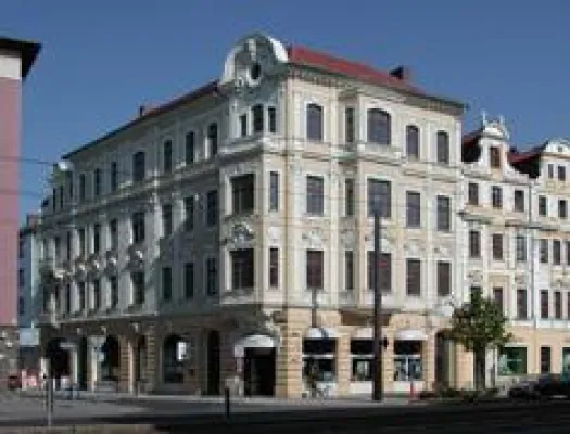 Bild: DIP-Partner AENGEVELT vermittelt rd. 800 m² Büro-/Einzelhandelsfläche in Magdeburg an HypoVereinsbank