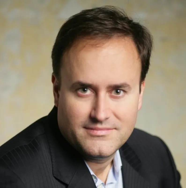 Karel Mark Chichon dirigiert Werke von Glinka, Dvorak, de Falla und Ravel