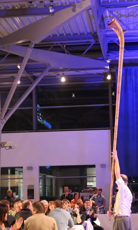 Künstler Schorsch Bross begeisterte die Gäste am NORA-Abend.