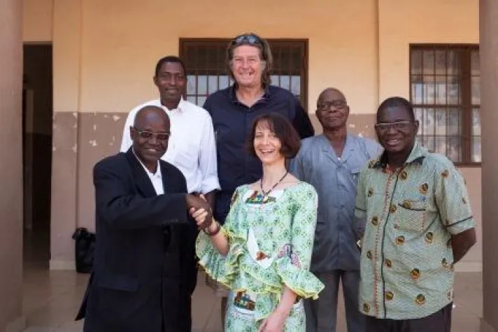 Bild: Nutricia finanziert Stipendium für Kinderarzt in Burkina Faso