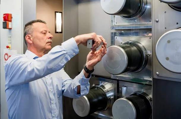 TITK federführend in neuem Faser-Projekt: Biobasiertes Nahtmaterial für Chirurgen Bild: TITK federführend in neuem Faser-Projekt: Biobasiertes Nahtmaterial für Chirurgen