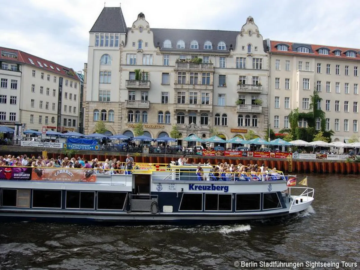 Historische Berlin Stadtrundfahrt auf der Spree