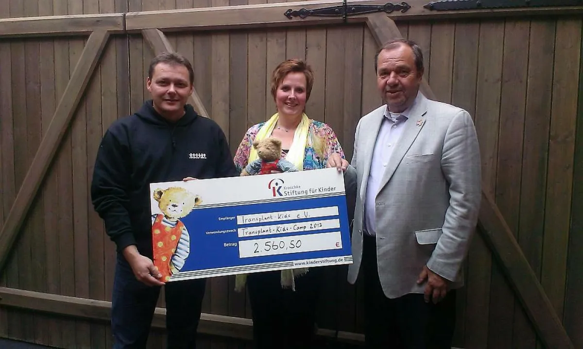 Volker Hedder, Katja Konwer (beide Transplant-Kids e.V. und Gerd-Ulrich Hartmann (Kroschke Stiftung)