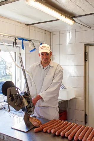 Frischer Wind im Sortiment – Landfleischerei Warnke gehört zu den besten Metzgereibetrieben Deutschlands Bild: Frischer Wind im Sortiment – Landfleischerei Warnke gehört zu den besten Metzgereibetrieben Deutschlands