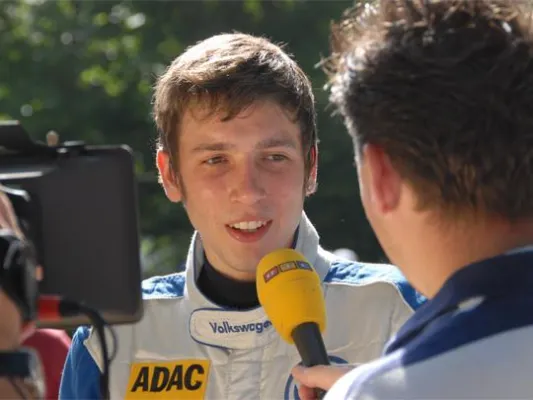 Bild: Nachgefragt - Elia Erhart im Interview