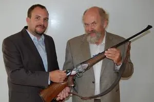Bild: Dokumentarfilm über Waffen-Pfandleihhaus gedreht
