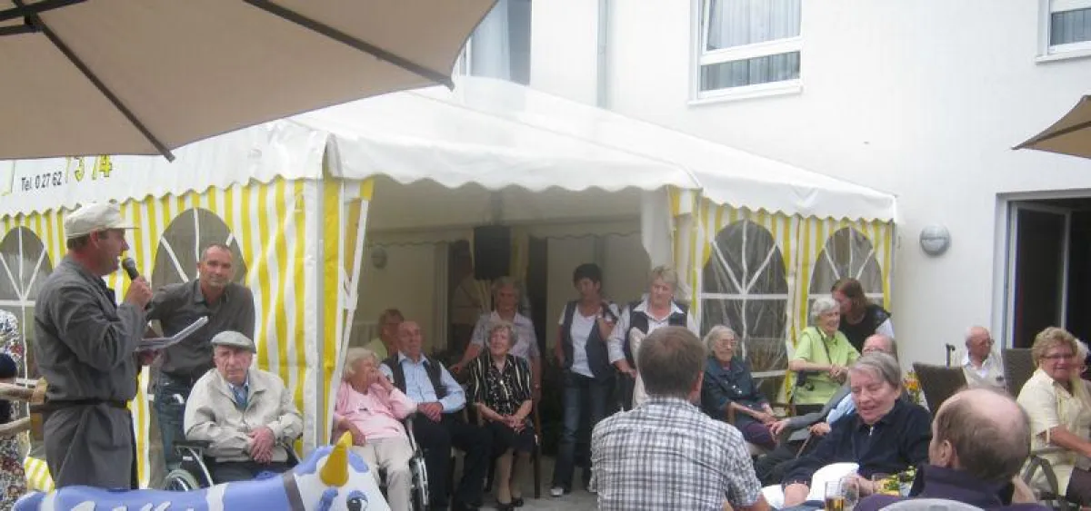 „Der Siegerländer Bauer“ sorgte für gute Unterhaltung bei den zahlreichen Besuchern des Sommerfestes.