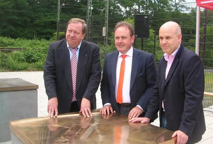 Bild: TRIOTOP-Köln: Stadtgeschichte in Bronze verewigt