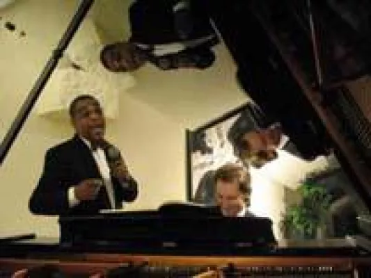 Bild: Swingjazzkonzert im Hinterhofsalon am 24.07.2011 um 17 Uhr