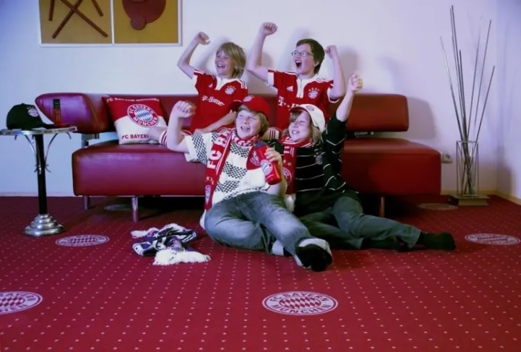 Bild: Logo - Der FC Bayern ist immer in Sicht - Tuning für die heimische Fan-Arena