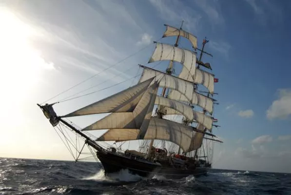 Bild: Auf geht’s zur karibischen Segel-Kreuzfahrt mit „Clipper Stad Amsterdam“