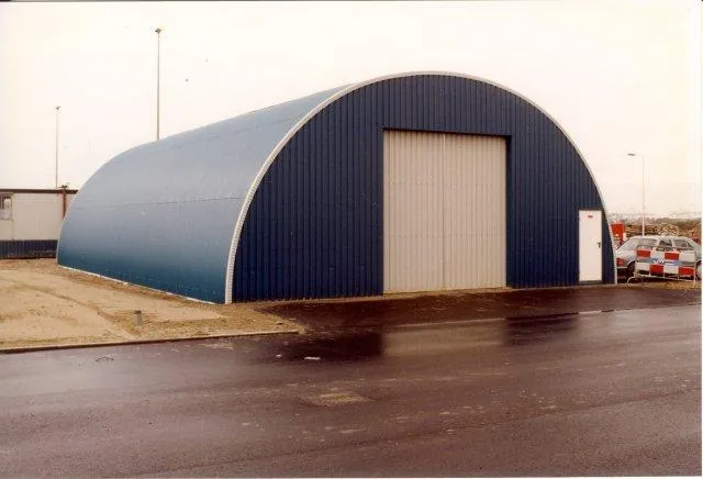 Bild: Erweiterte Produktpalette mit Hochprofilen, Sandwichelementen und mehr