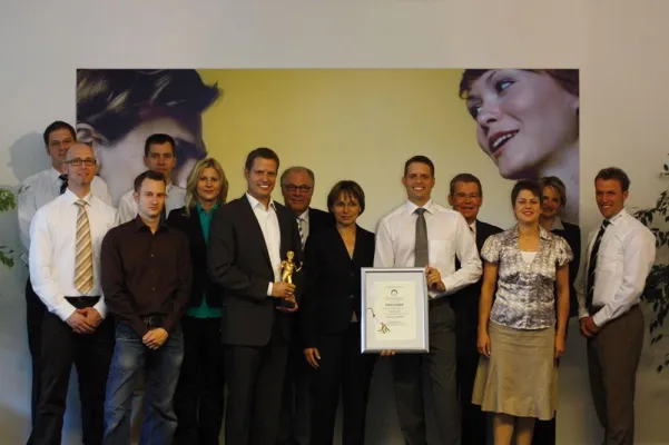 Bild: avenit AG erhält besondere Auszeichnung durch Wirtschaftskomitee/Christian Seifert zum Senator h.c. ernannt