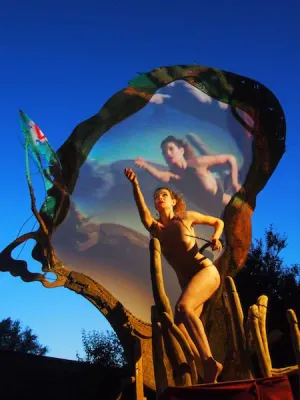 DREAMER Theater ANU auf dem Tempelhofer Feld Bild: DREAMER Theater ANU auf dem Tempelhofer Feld