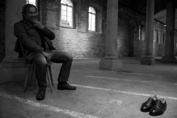 Bild: Schuhbetrachtungen im UNESCO Weltkulturerbe Fagus Werk