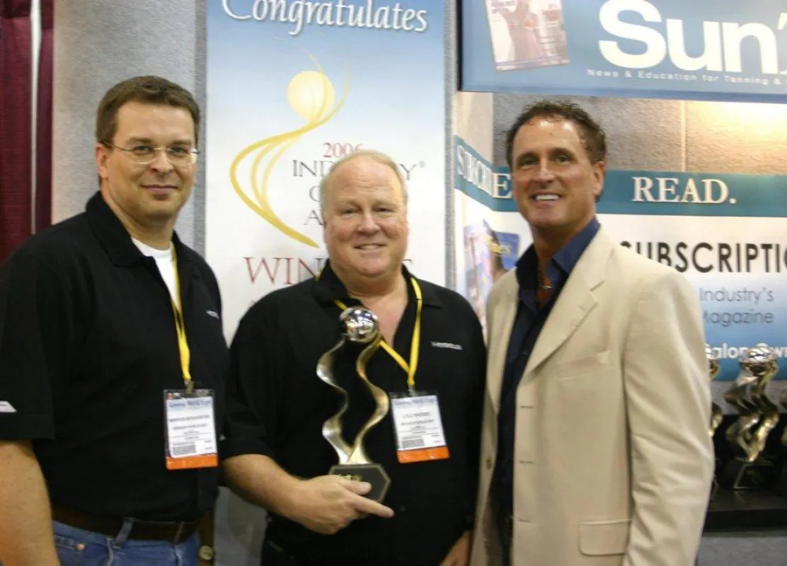 Markus Berghöfer, Leiter Original Hanau SunCare, Lyle Rhodes, Sales Manager in USA und Vince Lorraine, Herausgeber von Island Sun Times