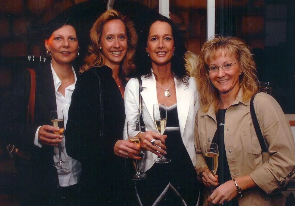 Ehemalige Auszubildende des Romantik Hotel Schloss Rheinfels bei der Jubiläumsfeier: (v. li. n. re.) Angelika Ott, Yvonne Goedert (aus Las Vegas), Tanja Goedert und Ursula Schröder