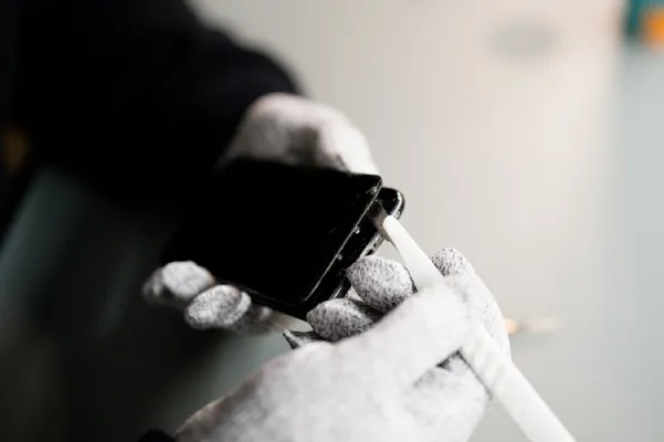 Bild: Warum DIY-Reparaturen oft teurer enden: Die Risiken und versteckten Kosten
