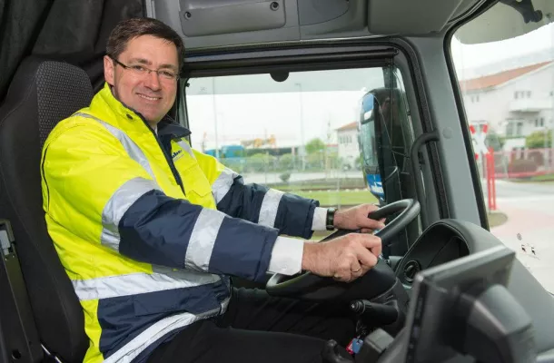 Tanklogistikspezialist Gruber feiert Jubiläum: 60 Jahre im Dienst der Chemischen Industrie Bild: Tanklogistikspezialist Gruber feiert Jubiläum: 60 Jahre im Dienst der Chemischen Industrie