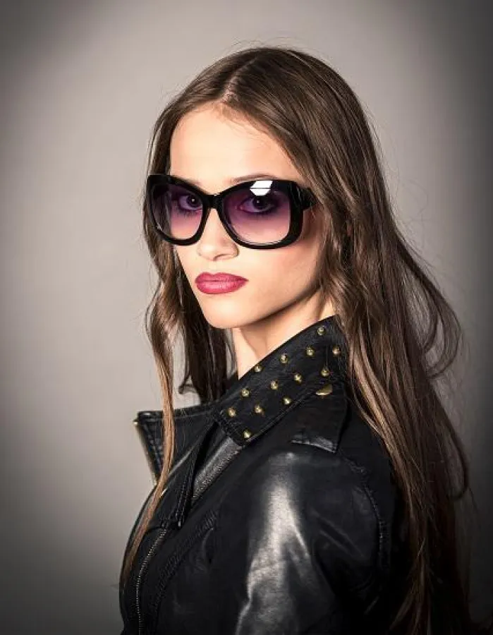 Jademodels-Modelhoffnung Julia eifert ihrer berühmten Schwester nach