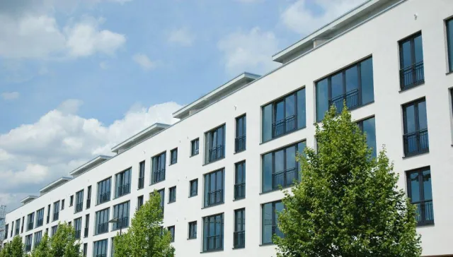 Bild: Jetzt reden die Bewohner. Die Rhein-Main-Residenz Frankfurt-Riedberg im Gespräch