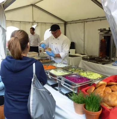 Bild: Das 3. WDR-Sommerfest unter der kulinarischen Leitung von L & D führte rund um die Welt