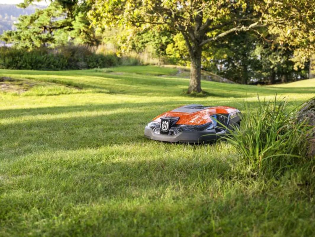Robuste Roboter für den richtigen Rasenschnitt - Mähroboter von HUSQVARNA - im AFT | Konzept Store i