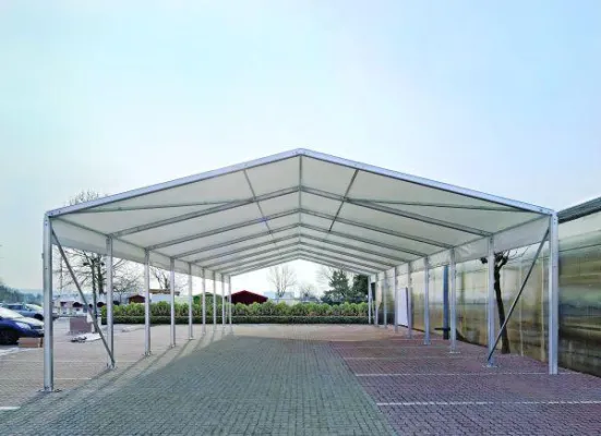 Bild: Eine Industrie-Überdachung für alle Fälle