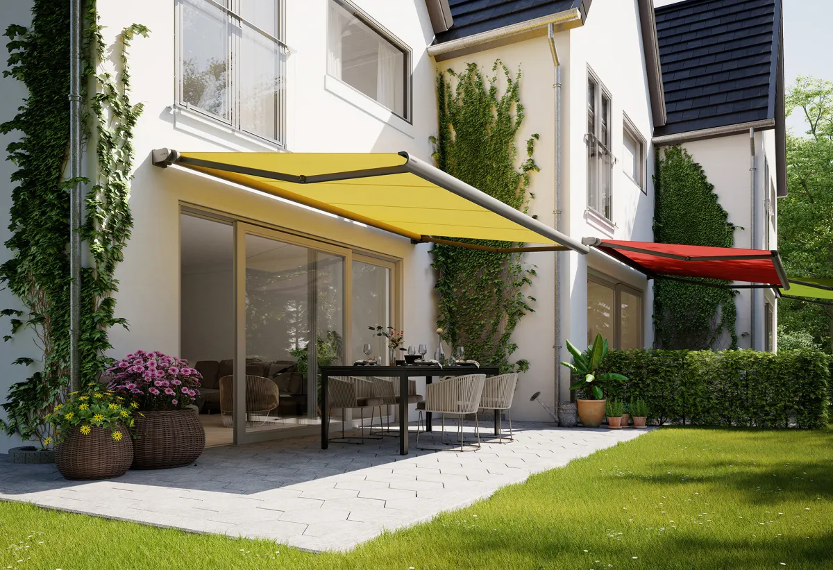 Die „markilux 900“ ist eine filigrane Markise mit Vollkassette für Balkone und kleine Terrassen. (© markilux)